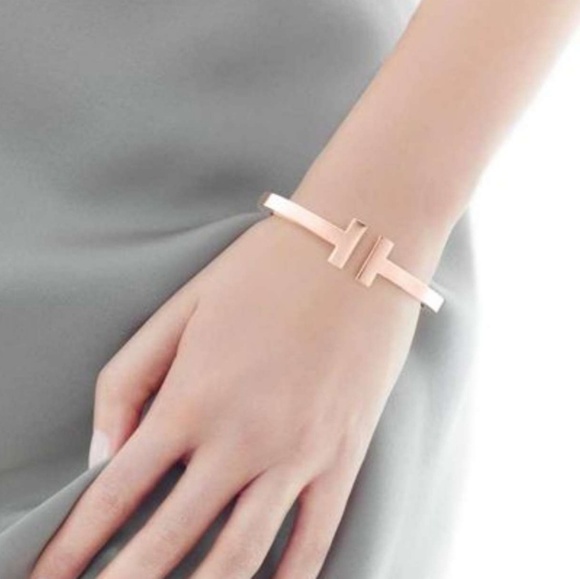 T Cuff Bracelet Bangle - Picture 2 of 4